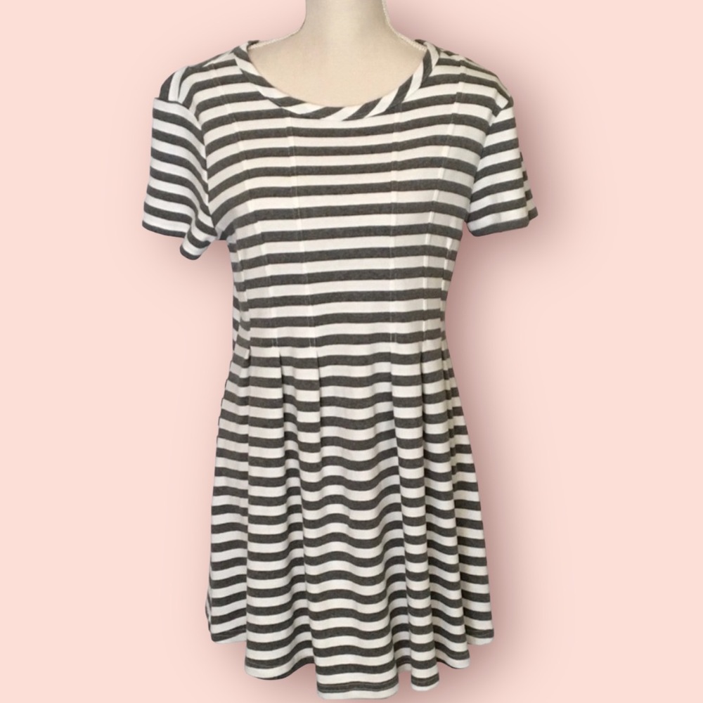 Paper Crane Knit A-Line Short Sleeve Striped Dress